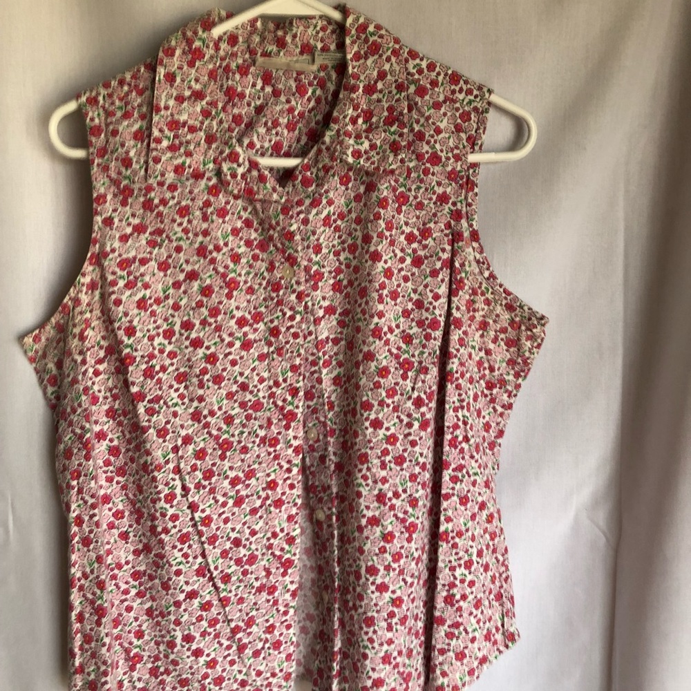 Cute floral sleeveless.